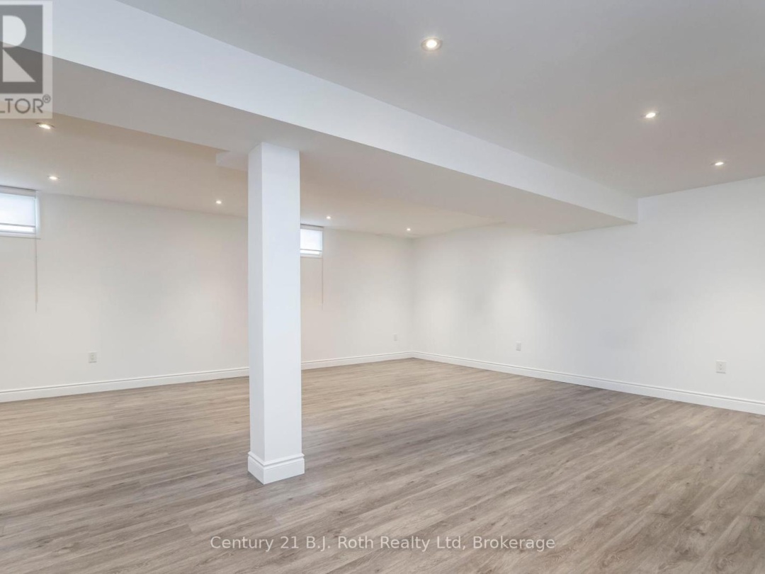 4 CHARLIE RAWSON BOULEVARD, Tay (Victoria Harbour)