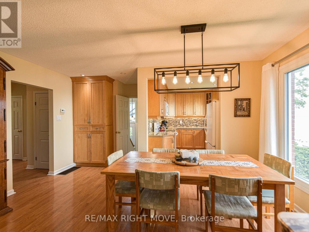 905 WOODLAND DRIVE, 