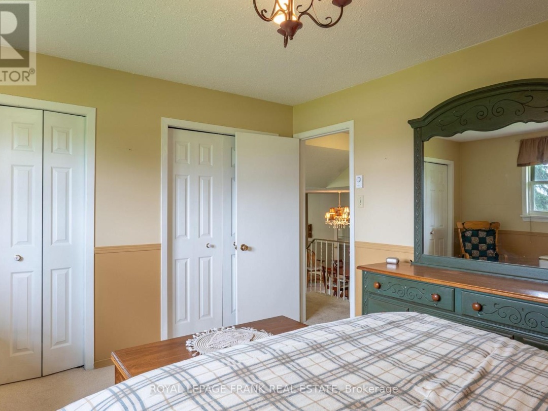 383 OLD SURREY LANE, Pigeon Lake
