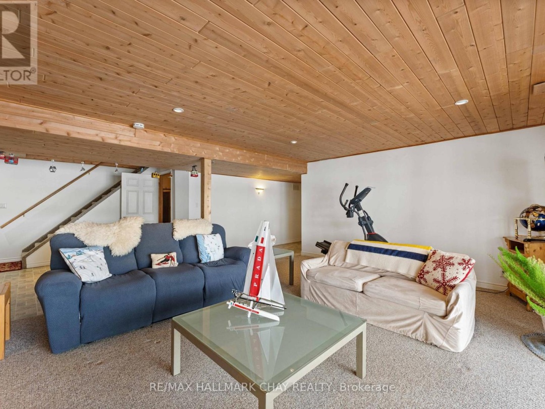 137 PICKEREL POINT ROAD, Gloucester Pool