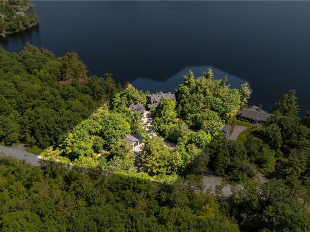 990 HASKETT'S Drive, Six Mile Lake