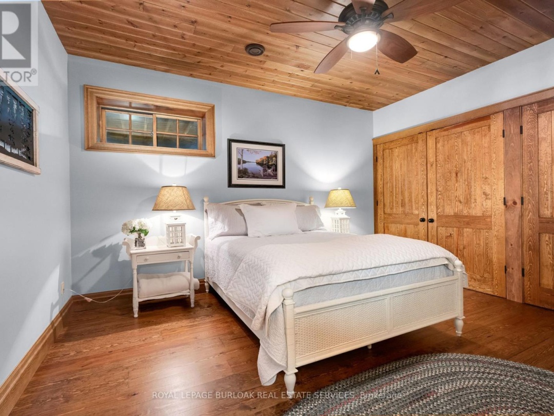 990 HASKETT'S DRIVE, Six Mile Lake