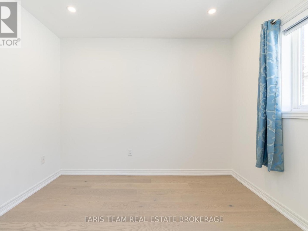 2 VANESSA DRIVE, Orillia