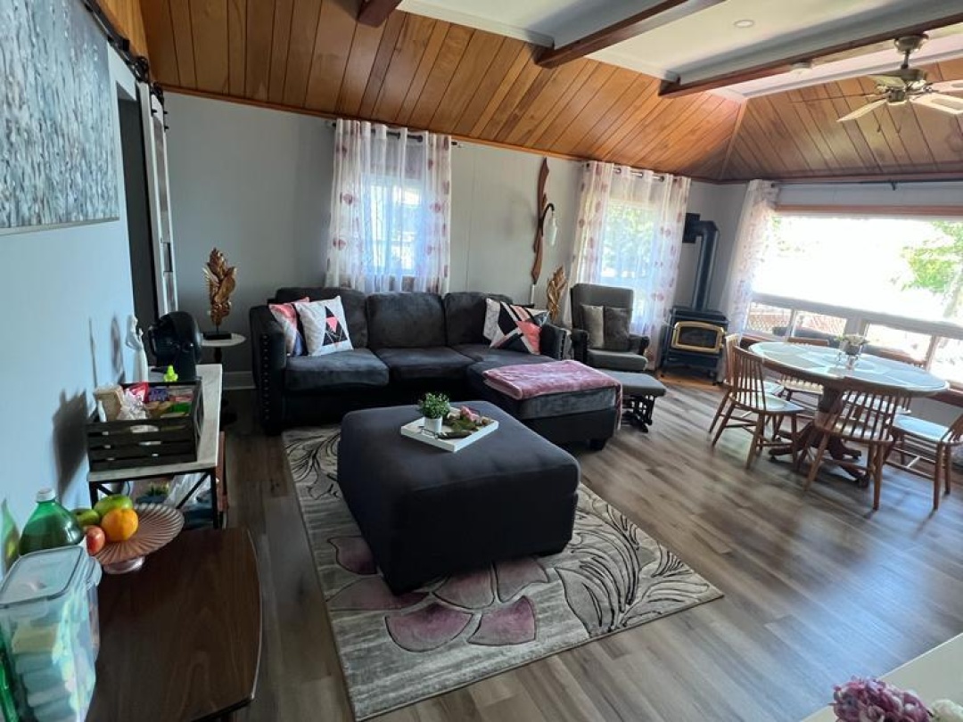 55 PARADISE ROAD, Trent-Severn Waterway