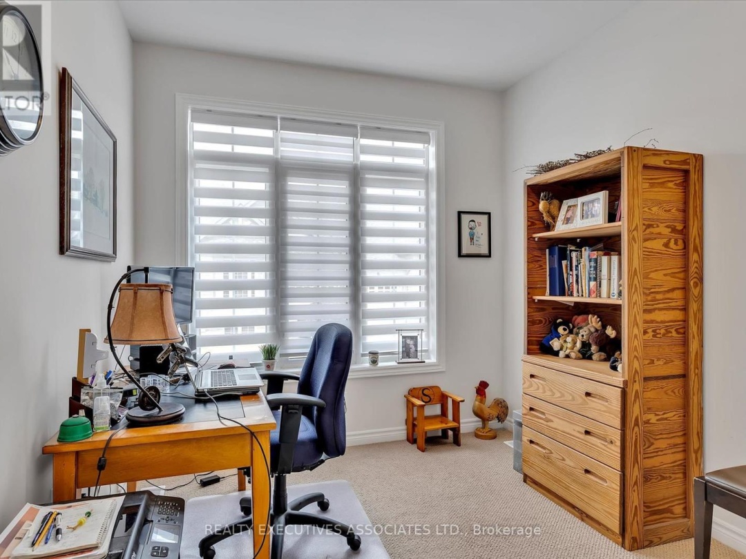 36 - 17 LAKEWOOD CRESCENT, 