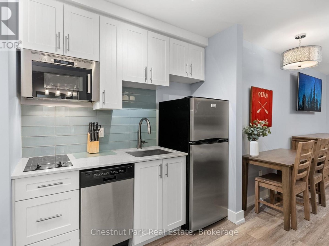 206 - 25 PEN LAKE POINT ROAD, Peninsula Lake