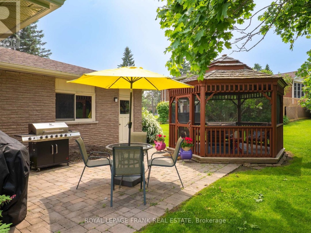 383 OLD SURREY LANE, Pigeon Lake