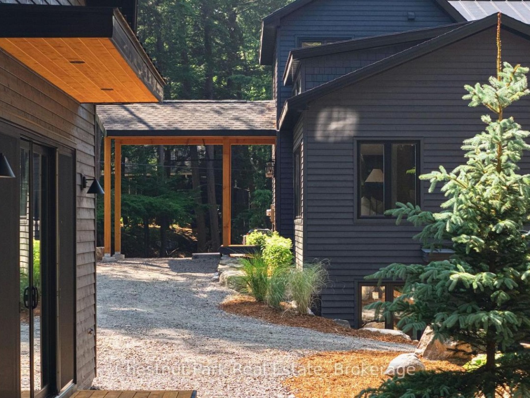 6 TAYLOR ISLAND 26LM, Lake Muskoka