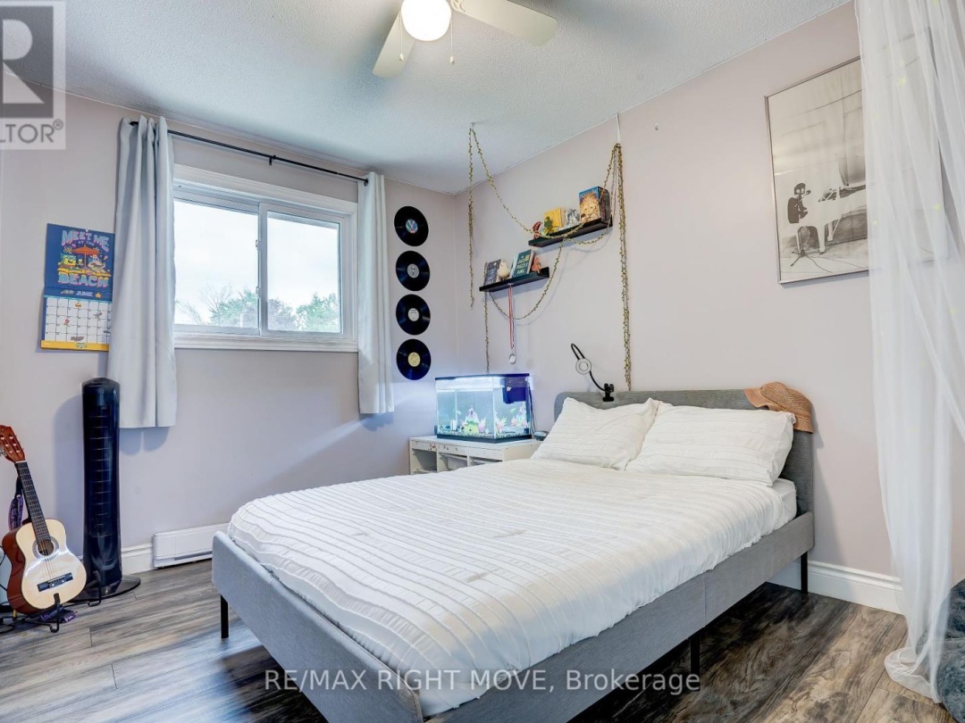 2268 THOMSON CRESCENT, 