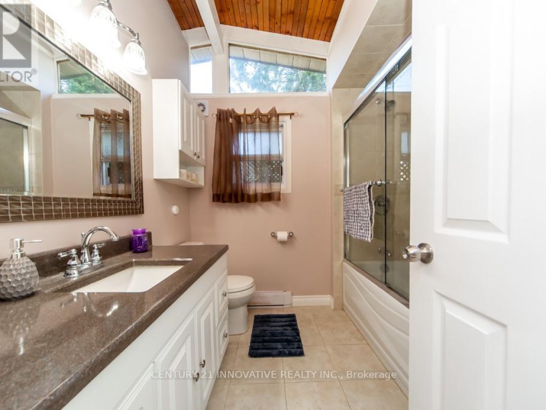 159 MCGUIRE BEACH ROAD, Canal Lake