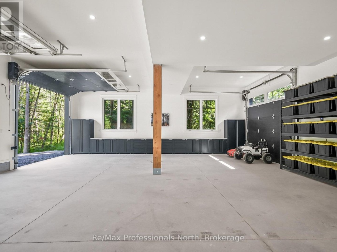1054 BRYDONS BAY ROAD, Lake Muskoka