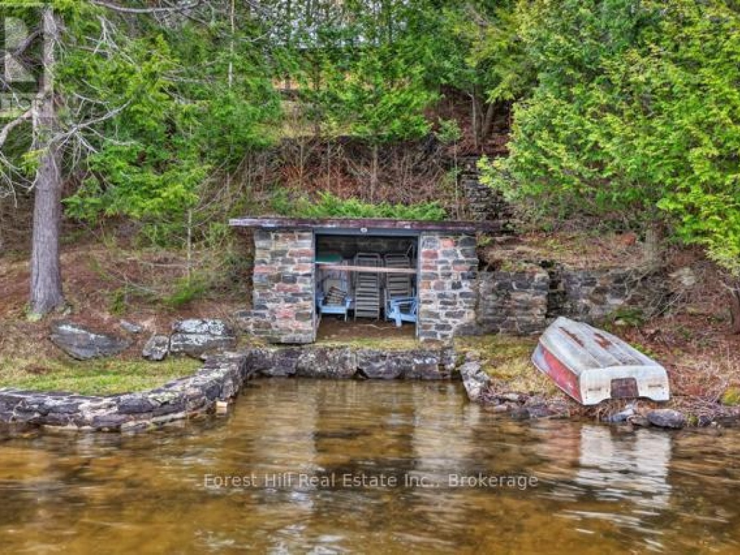 1034 CANNING HEIGHTS ROAD, Canning Lake
