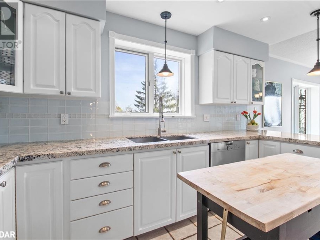 9 BLUERIDGE Crescent, Lake Simcoe