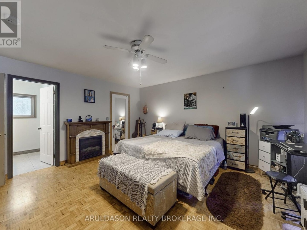 1208 BIRCHCLIFFE CRESCENT, Severn