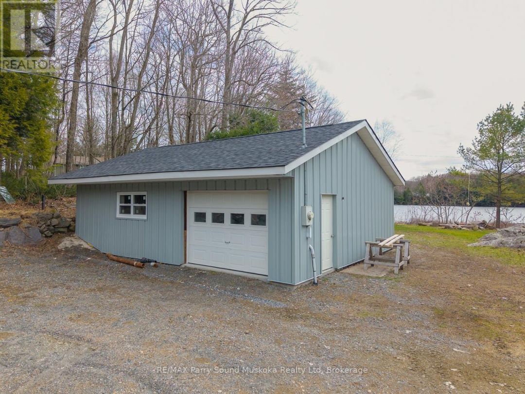 92 BLUE LAKE ROAD, Murdock Lake