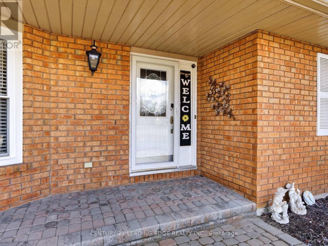17 SANDLEWOOD TRAIL, Lake Simcoe