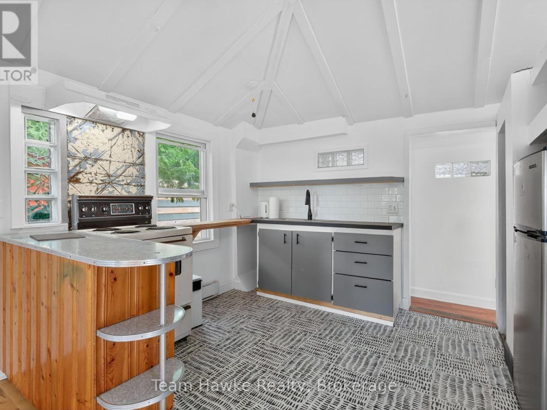 27 EARLDOM BOULEVARD, 