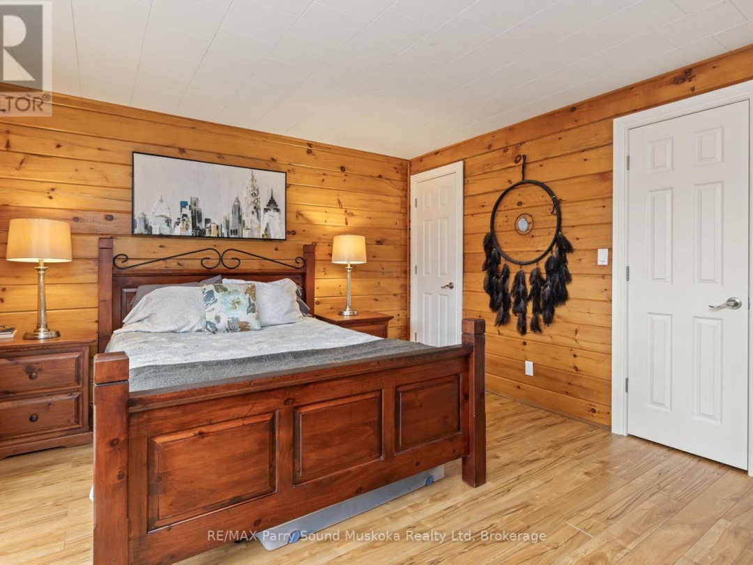 11 BRENDA AVENUE, Parry Sound