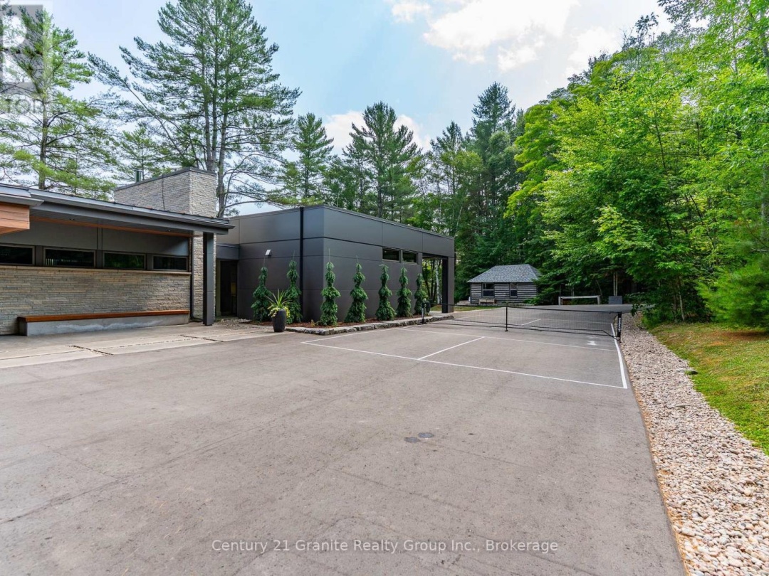 1085 GRACE ROAD, 