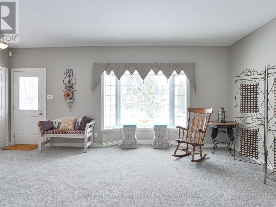 2811 STEPHEN DRIVE, Lake Simcoe