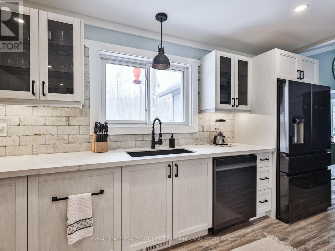 1068 XAVIER STREET, Gravenhurst (Morrison)