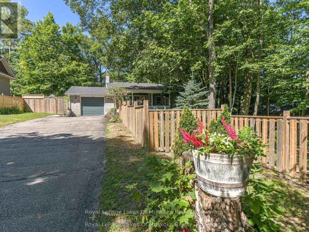 115 DOUGLAS STREET, Gravenhurst (Muskoka (S))