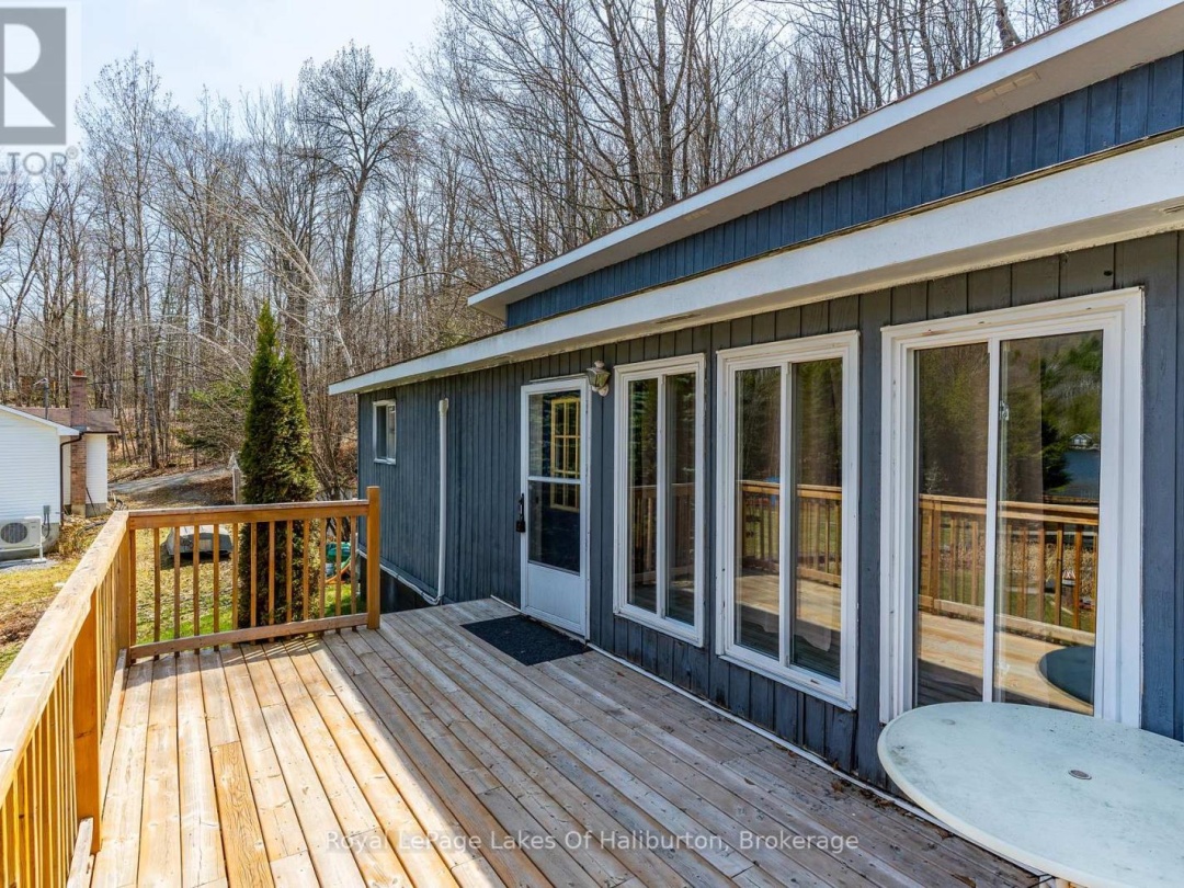 1027 SPENCERS TRAIL, Salerno Lake
