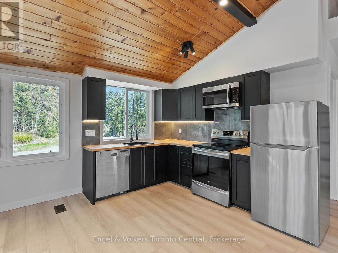 1457 LAKE JOSEPH ROAD, McTaggart Lake