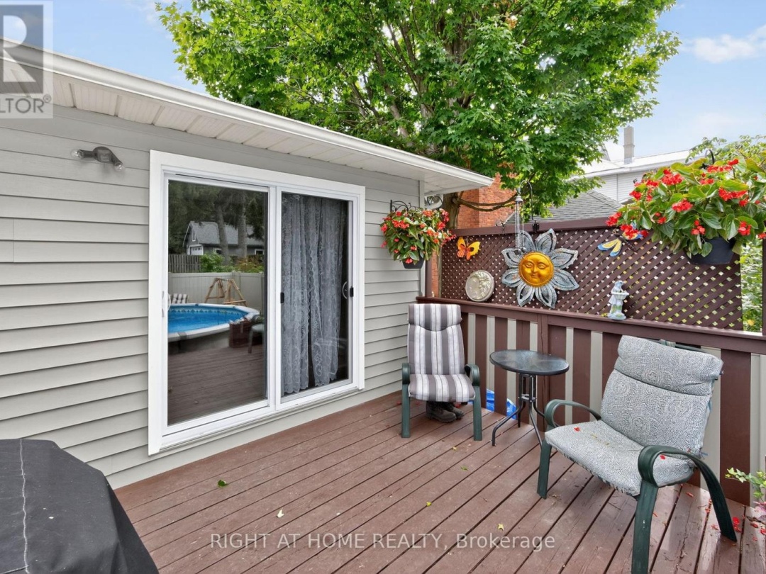 112 BORLAND STREET E, 