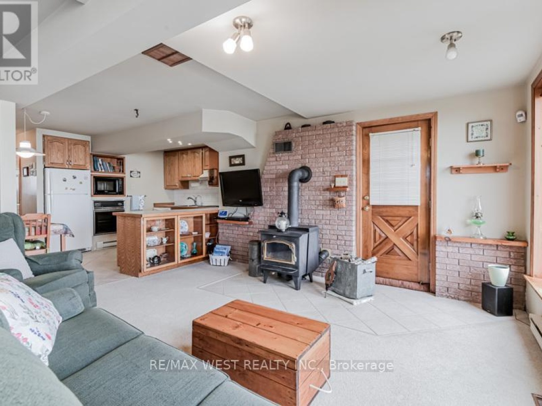 4669 ANDERSON AVENUE, Lake Simcoe