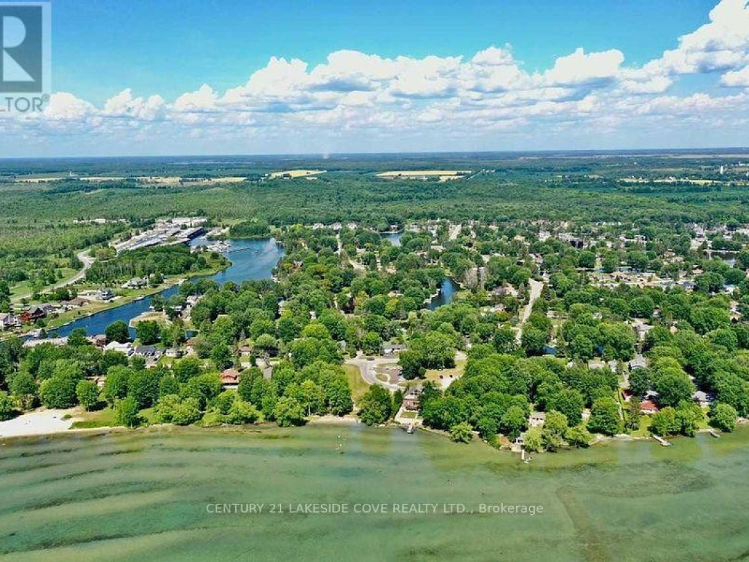 UNIT 14 - 1 PARADISE BOULEVARD, Lake Simcoe