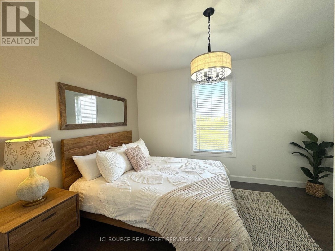 18 SWAN LANE, 