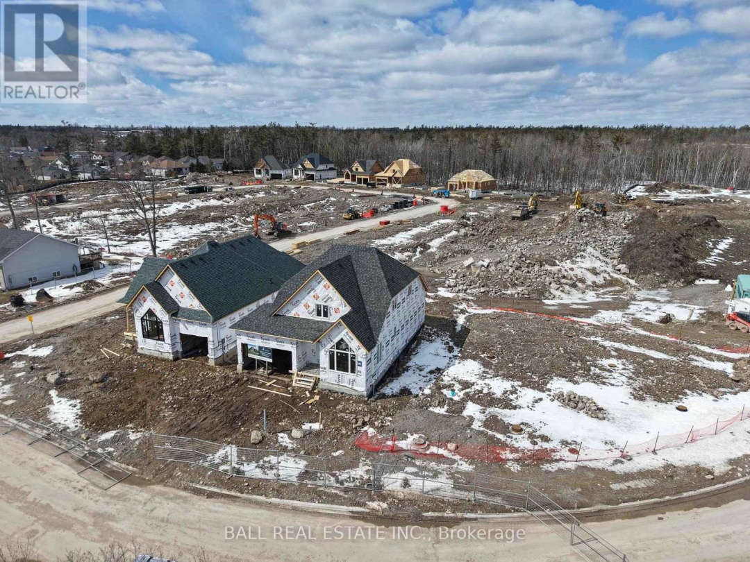 1 HEMLOCK CRESCENT, Kawartha Lakes (Bobcaygeon)