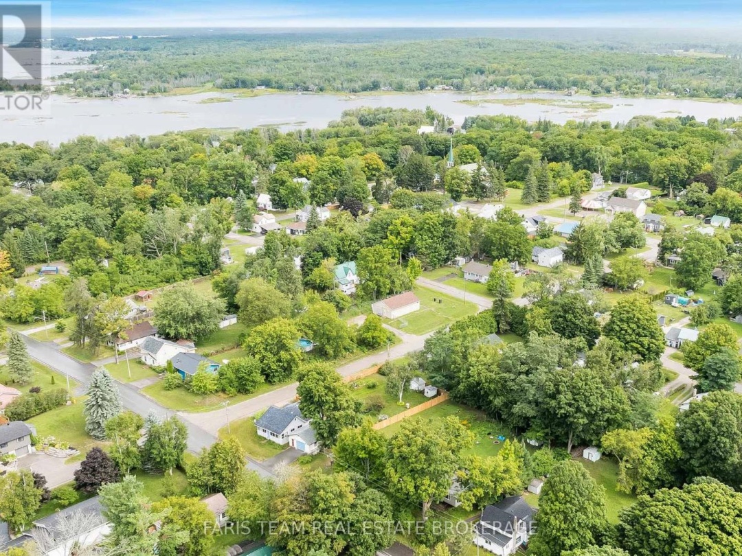 305 OUIDA STREET, Tay (Waubaushene)