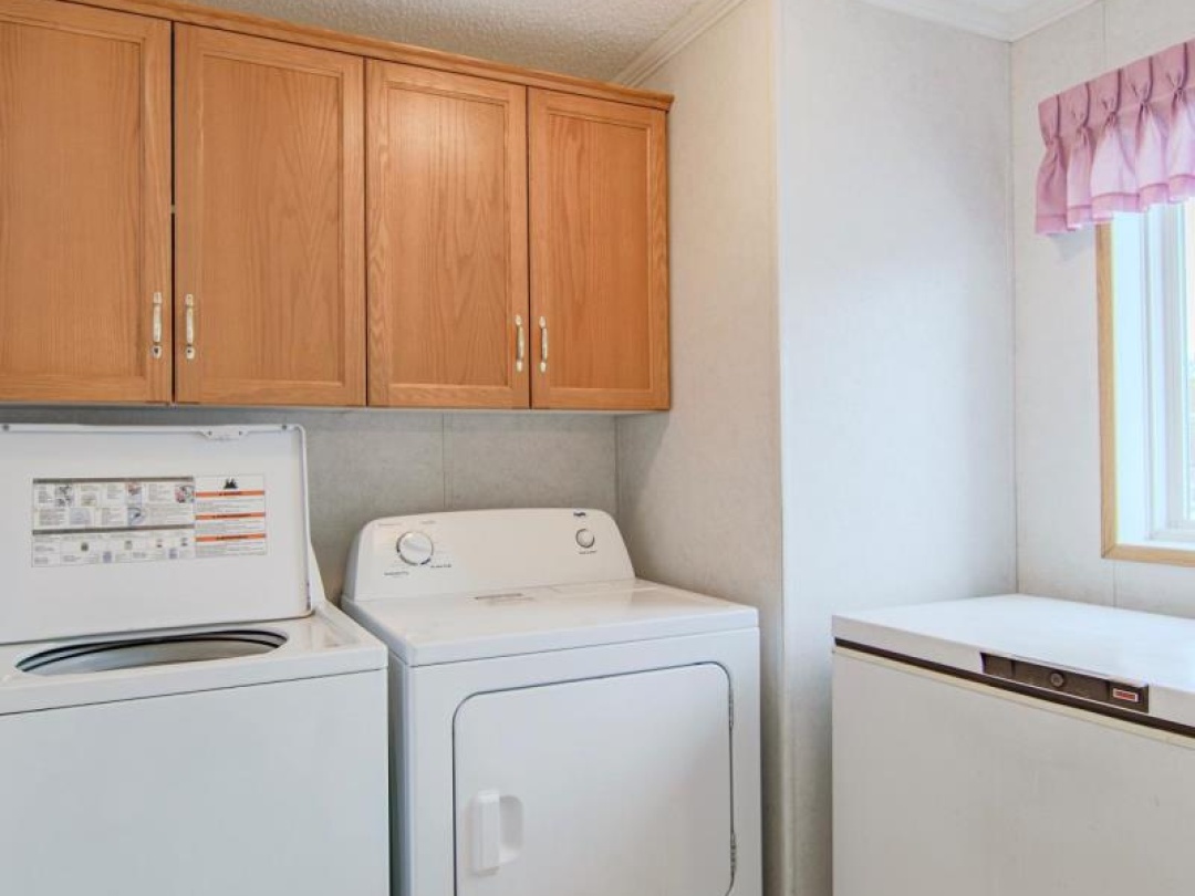4106 LYNN STREET, Severn