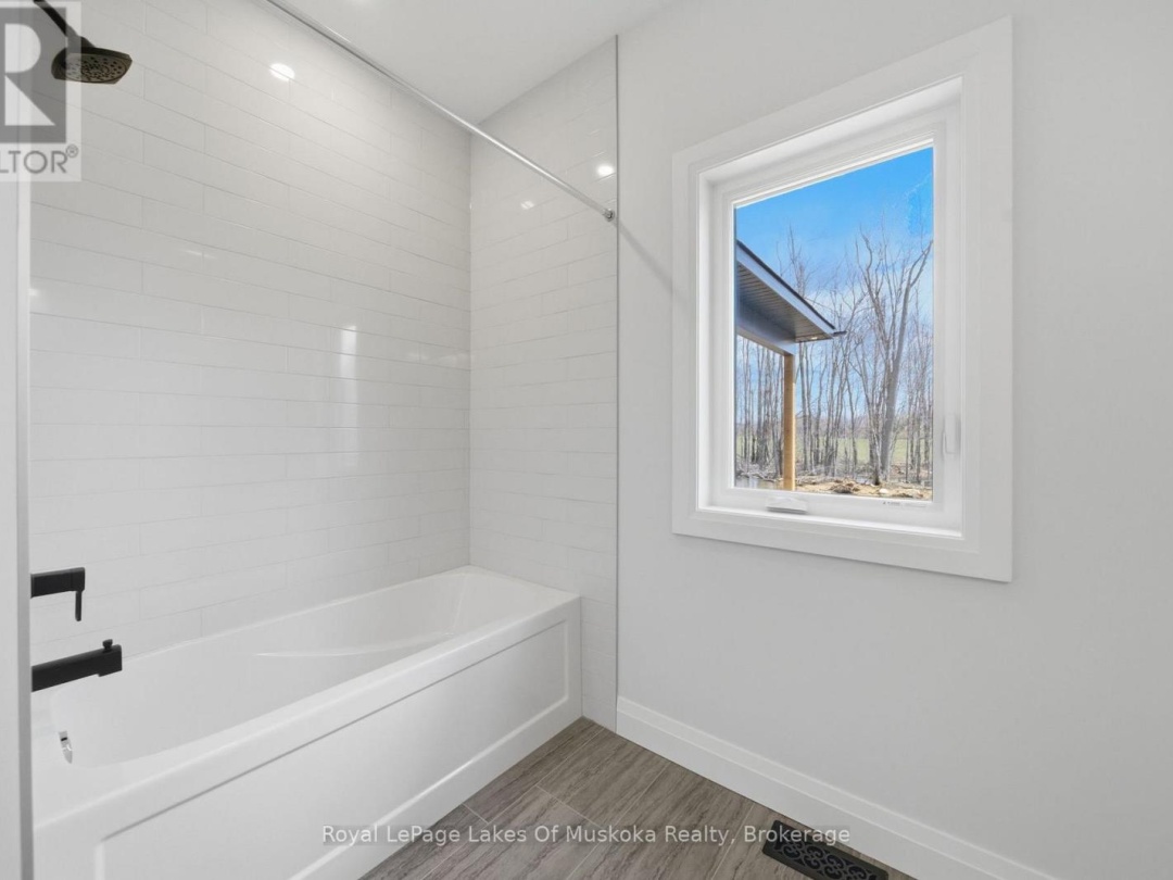 21 HENRY BALL COURT, Oro-Medonte (Warminster)