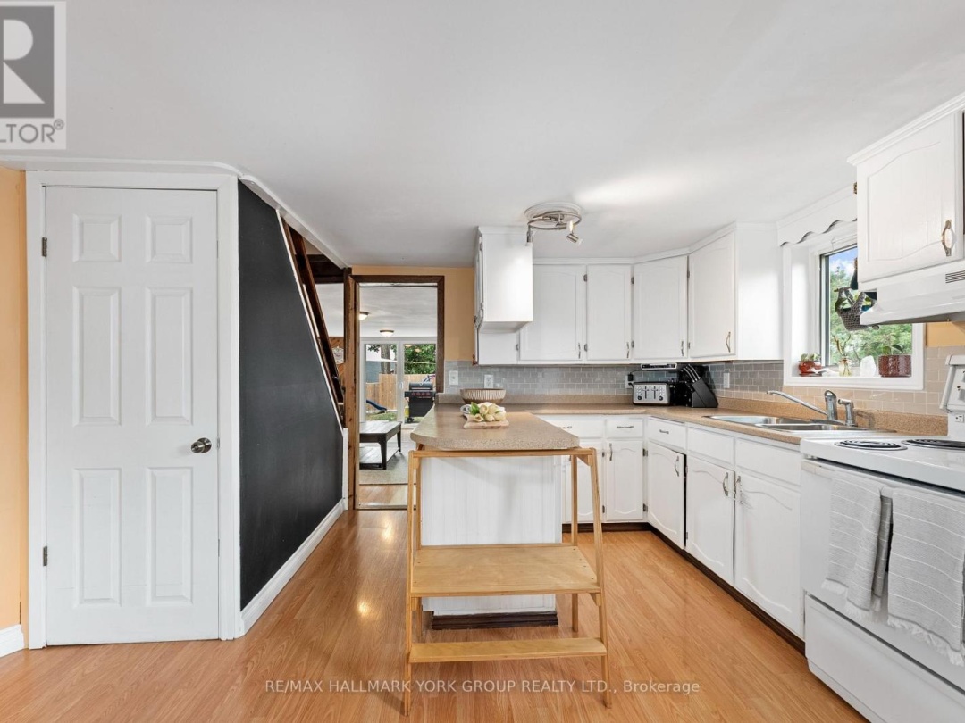 6 MITCHELLVIEW ROAD, Mitchell Lake