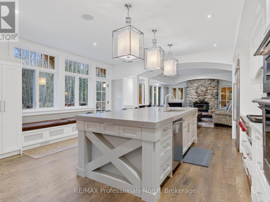 1656 MUSKOKA BEACH ROAD, Bracebridge (Muskoka (N))