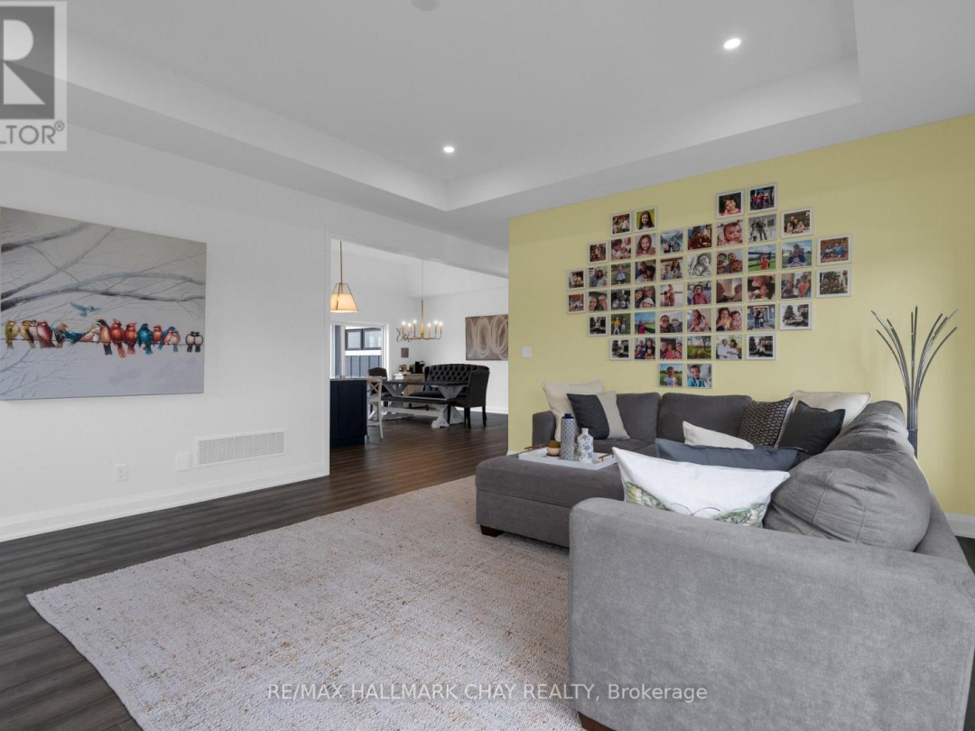 41 THOROUGHBRED DRIVE, Oro-Medonte