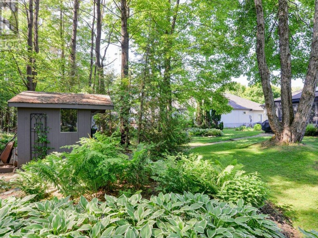 21 PINERIDGE GATE E, 