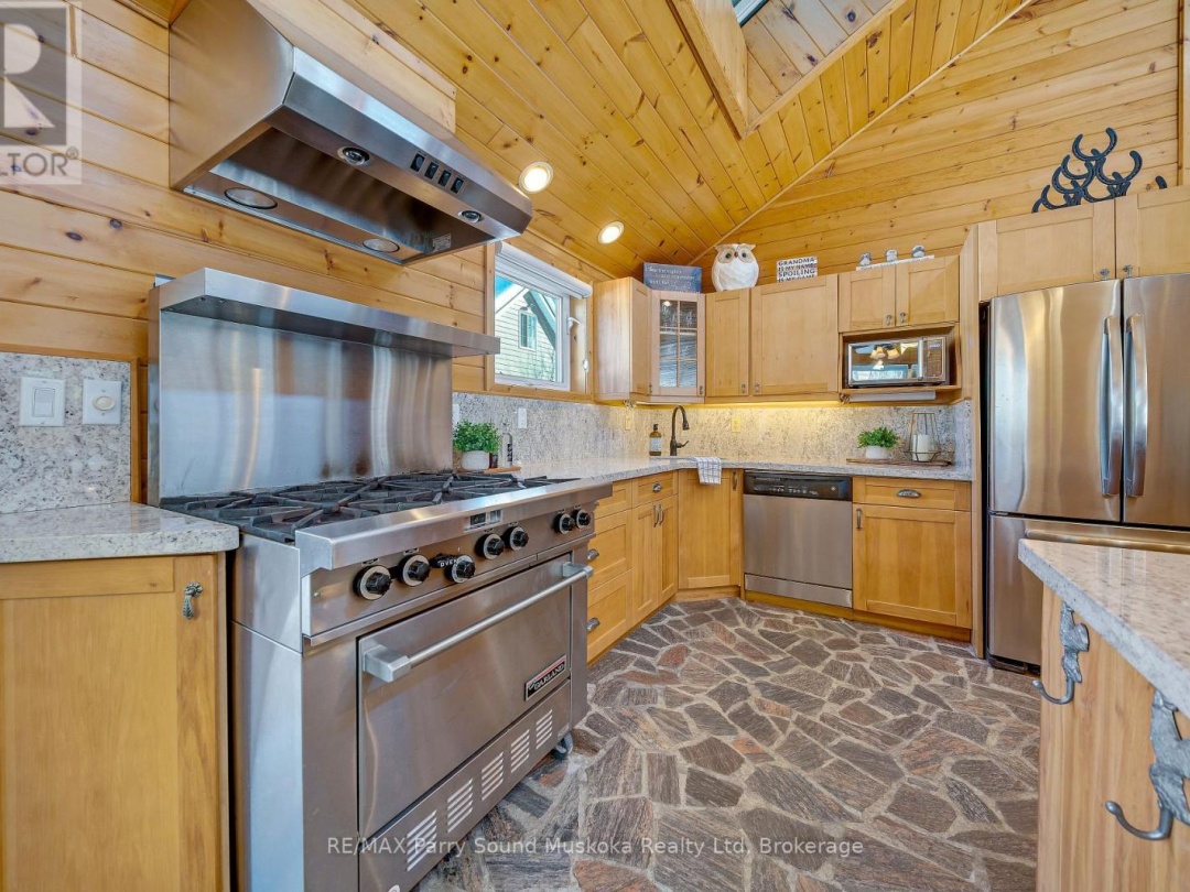587 CENTRE ROAD, Manitouwabing Lake