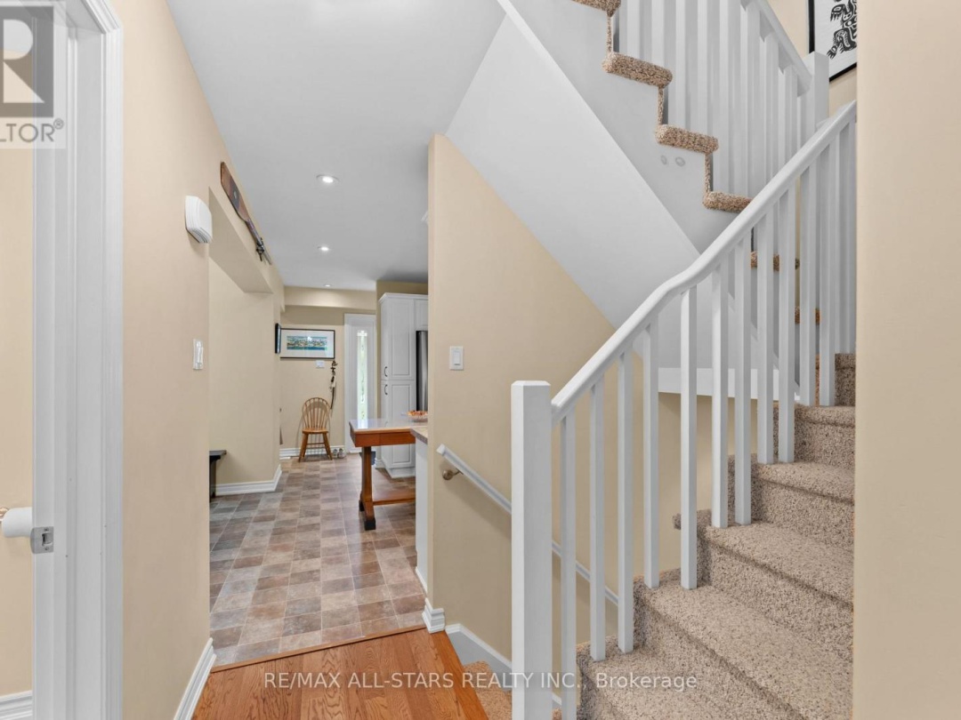 22 DEANE STREET, Kawartha Lakes (Fenelon Falls)