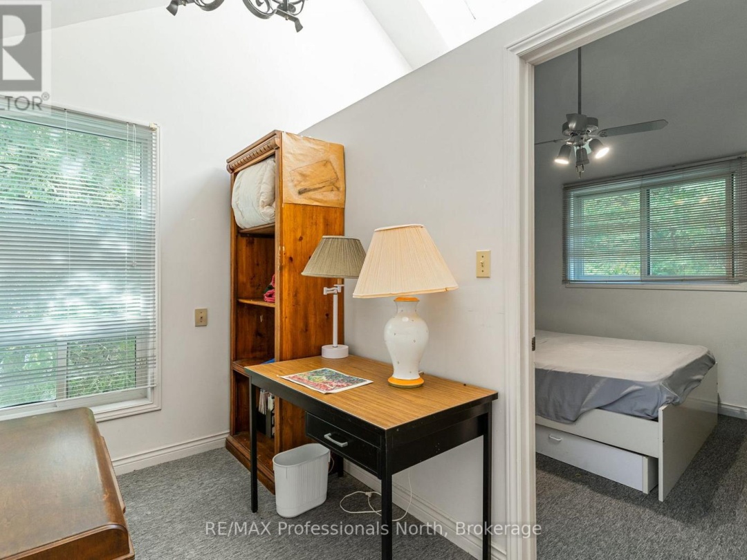 1080 PETTICOAT LANE, Minden Lake
