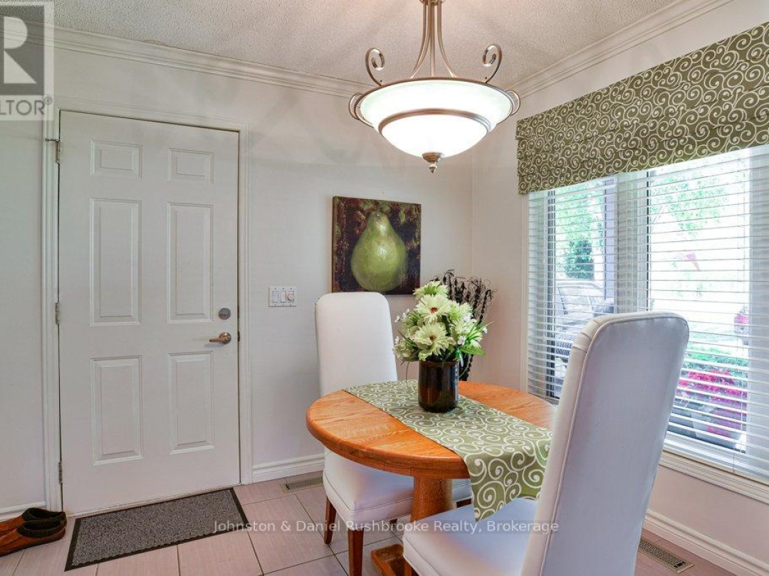 21 PINERIDGE GATE E, 