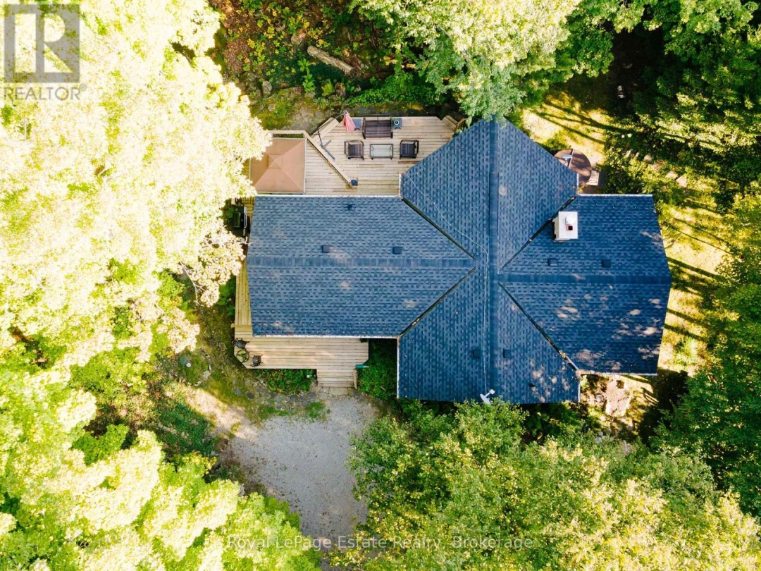 1157 BETWEEN LAKES TRAIL, 