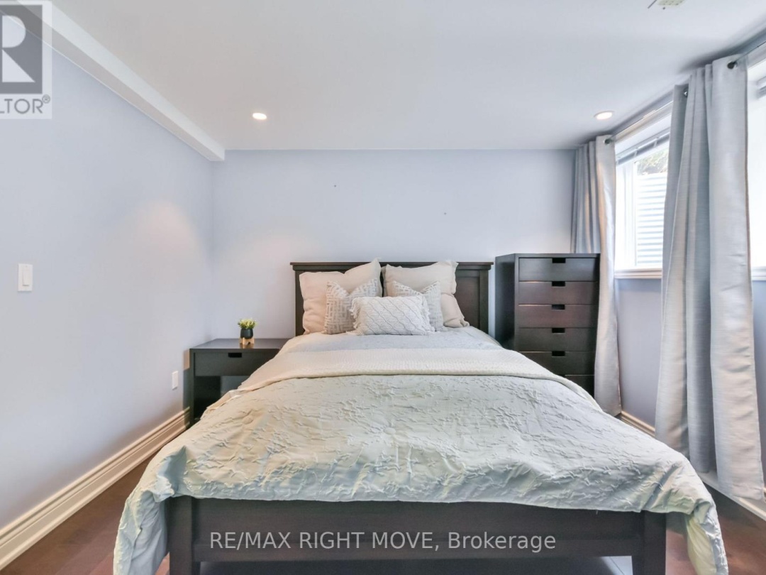28 - 10 INVERMARA COURT, Lake Simcoe