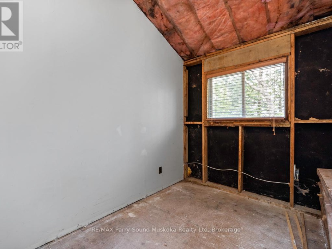 33 HOUSTON LANE, Otter Lake