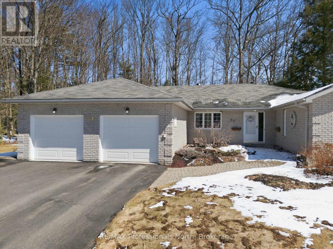 31 THE GRANITE BLUFF, Bracebridge (Macaulay)