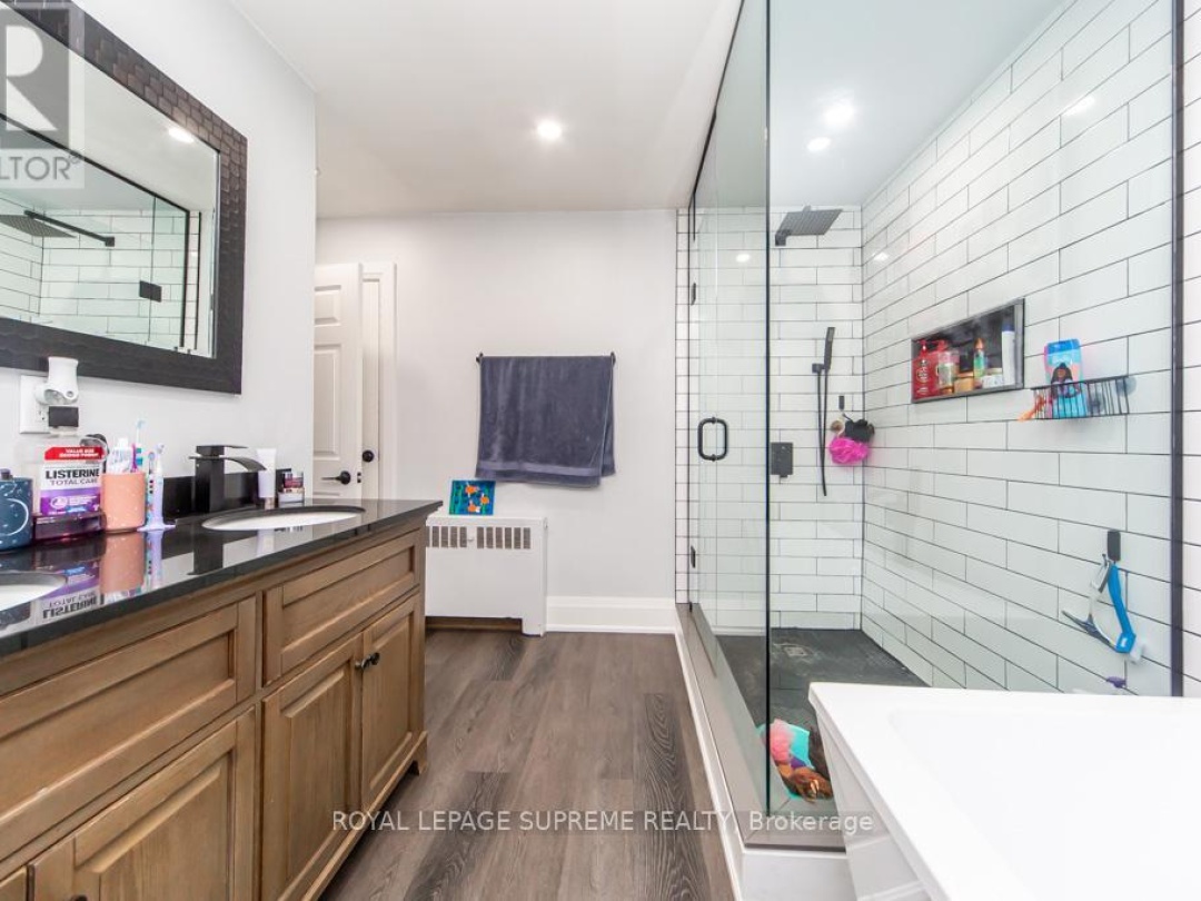 248 MISSISSAGA STREET W, 