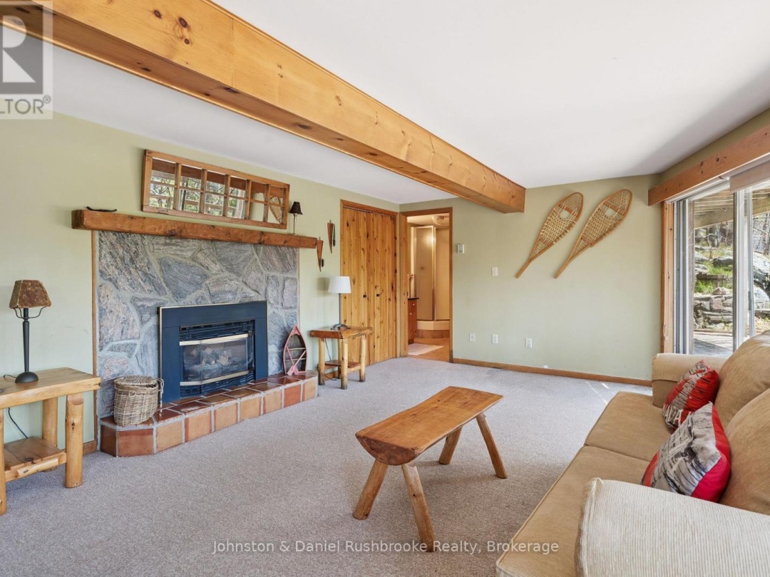 1052 NORTH SUNSET BAY ROAD, Lake Muskoka